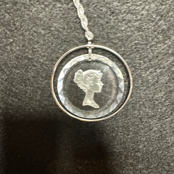 Vintage Cameo on Crystal Pendant Silver-Tone Chain Signed Hallmark - Picture 4 of 6